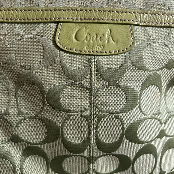 Lime 🍋‍🟩 green Coach crossbody - Picture 11 of 11